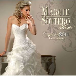 Vintage Couture Maggie Sottero Miri Wedding Dress Sz 4 with matching 8.5 ft veil